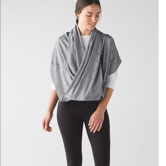 Lululemon Vinyasa Wrap - Picture 4 of 8